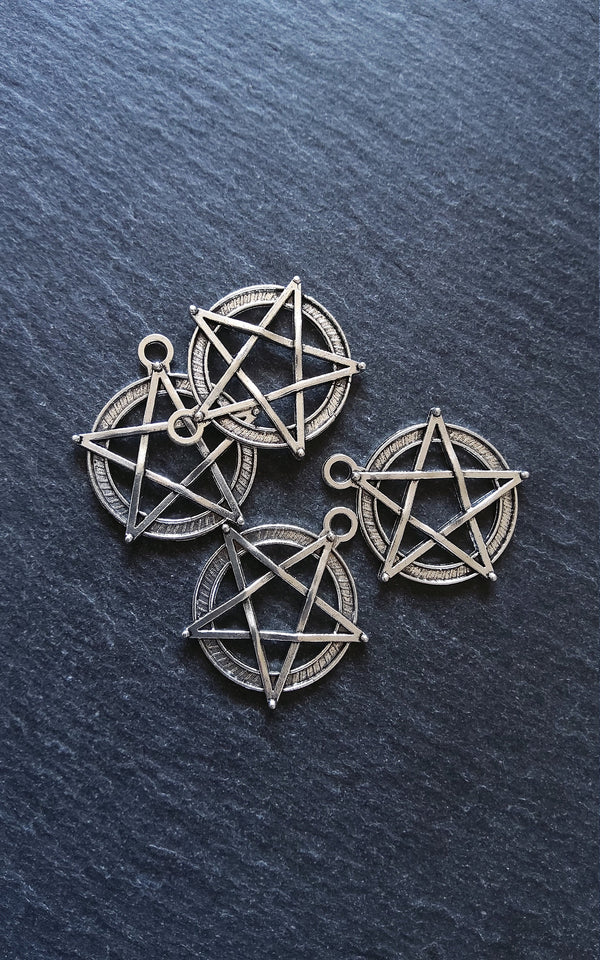 6 or 30 Pentagram Pendants Antique Silver Alloy 31x28mm