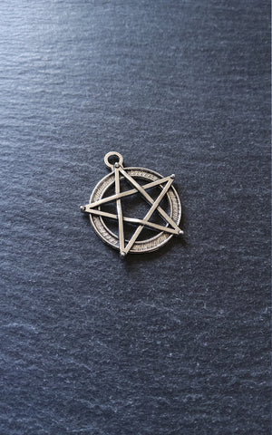 6 or 30 Pentagram Pendants Antique Silver Alloy 31x28mm