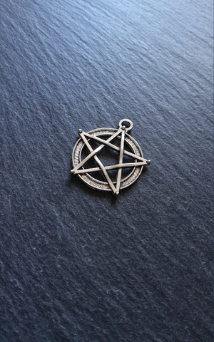 6 or 30 Pentagram Pendants Antique Silver Alloy 31x28mm