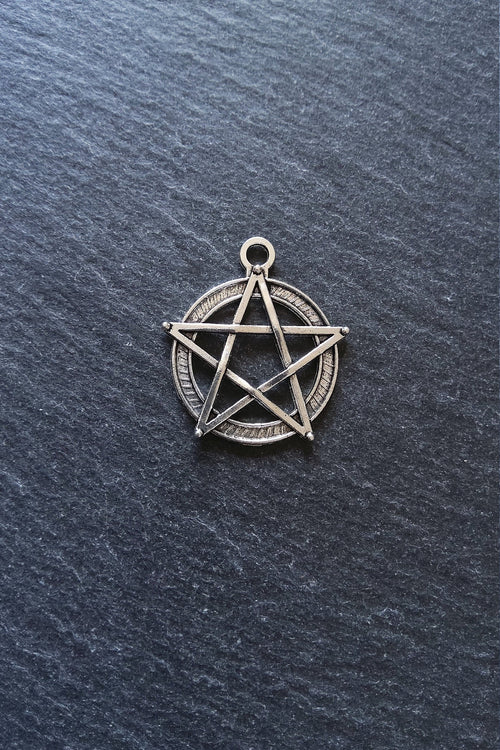 6 or 30 Pentagram Pendants Antique Silver Alloy 31x28mm