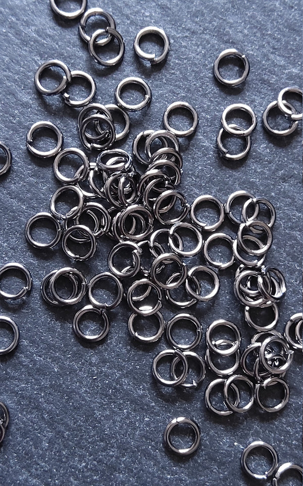 250 or 1500 Gunmetal 4mm Diameter 0.7mm Standard Jump Rings (22 Gauge)