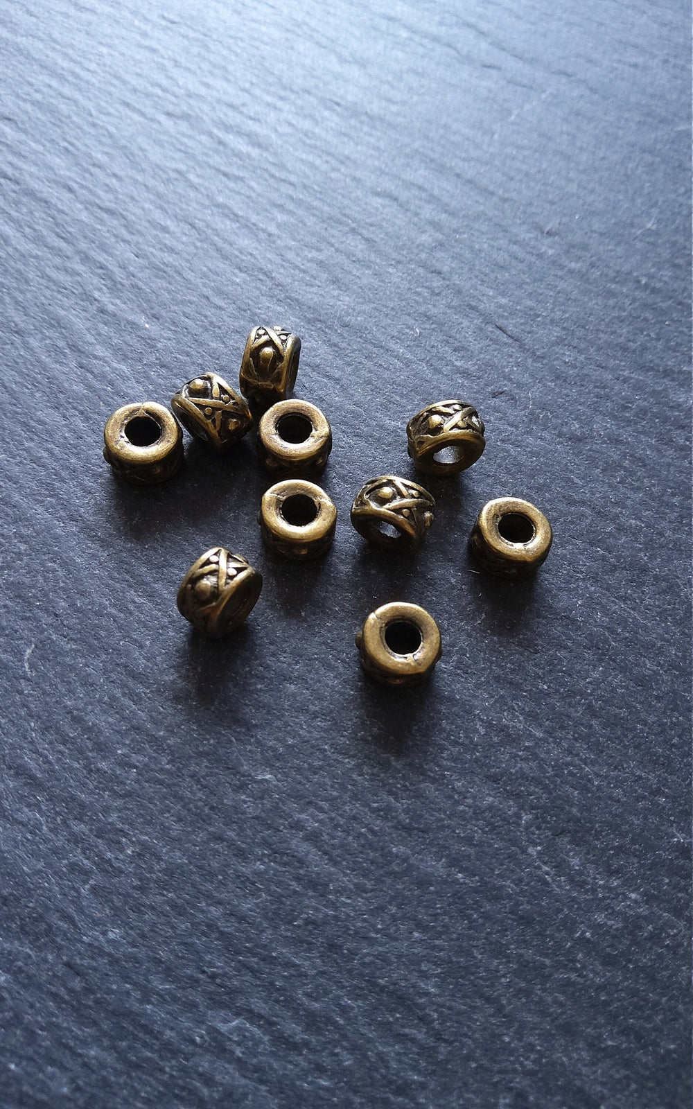 8 or 40 Antique Bronze Alloy 7mm Round Patterned Drum Spacer Beads 7x4.6mm Hole: 3.1mm
