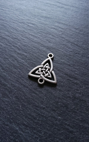 4 or 20 Celtic Knot Sterling Silver Plated Triangular Connector Charms 24.5x20mm Nickel FREE