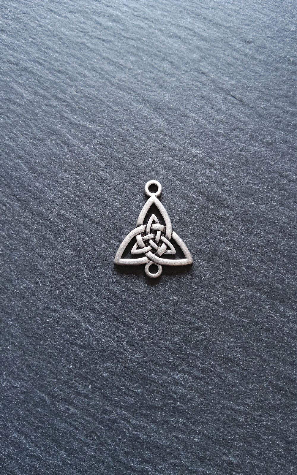 4 or 20 Celtic Knot Sterling Silver Plated Triangular Connector Charms 24.5x20mm Nickel FREE