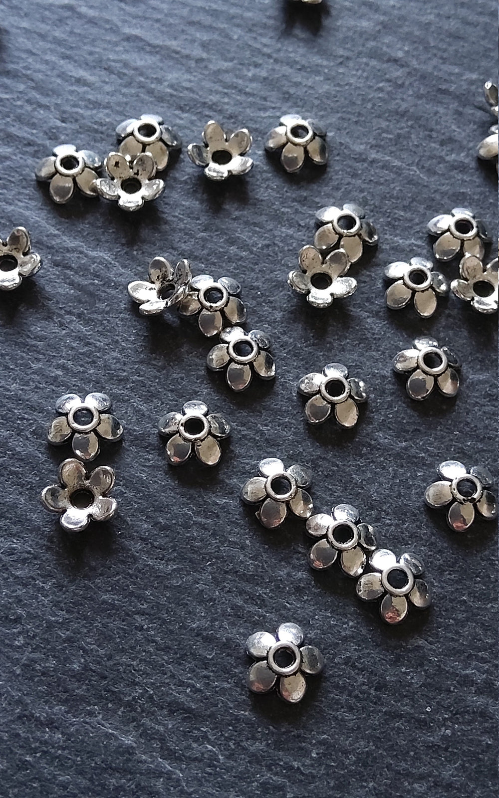 100 or 400 Flower Bead Caps 6mm Antique Silver Tone Alloy. Hole: 1mm