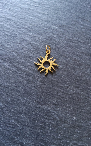 2 or 10 Gold Stainless Steel Sun Charms Flat 17x16x1mm - ContentedCatz