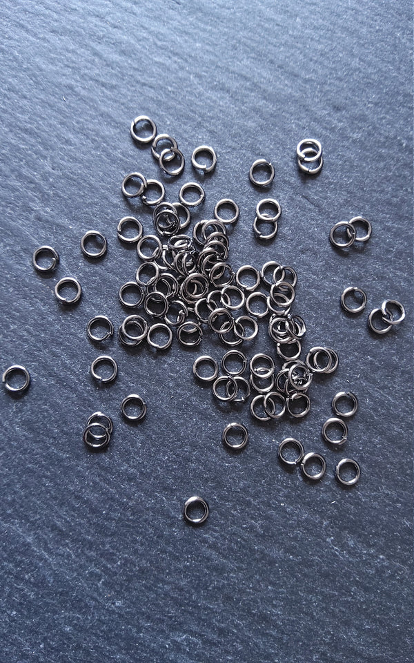 250 or 1500 Gunmetal 4mm Diameter 0.7mm Standard Jump Rings (22 Gauge)