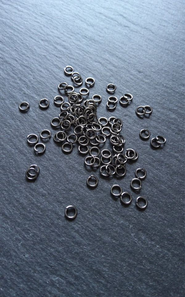 250 or 1500 Gunmetal 4mm Diameter 0.7mm Standard Jump Rings (22 Gauge)