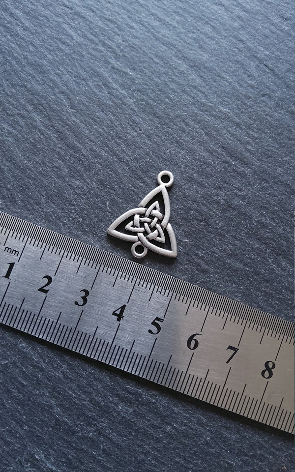 4 or 20 Celtic Knot Sterling Silver Plated Triangular Connector Charms 24.5x20mm Nickel FREE