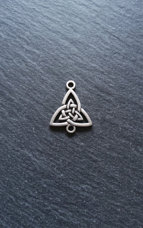 4 or 20 Celtic Knot Sterling Silver Plated Triangular Connector Charms 24.5x20mm Nickel FREE