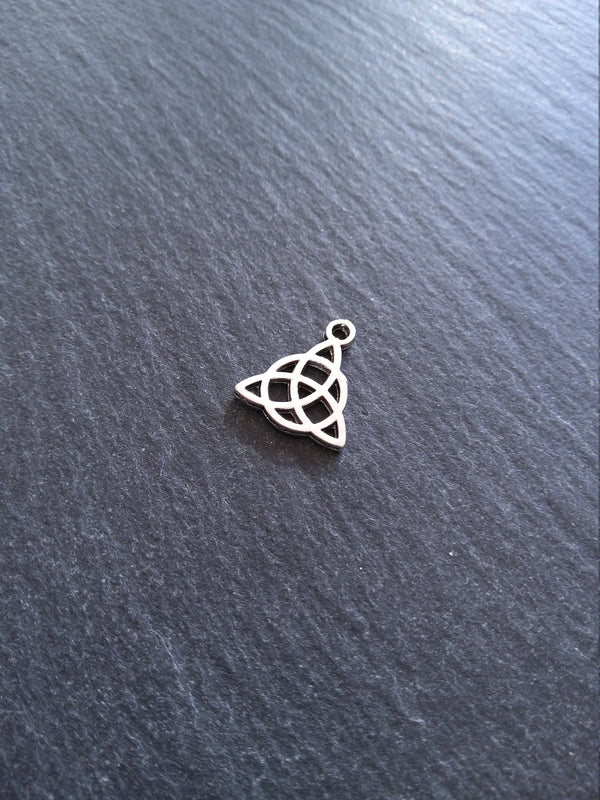 10 or 50 Triquetra Celtic Knot Charms Antique Silver Tone Alloy 15x17mm