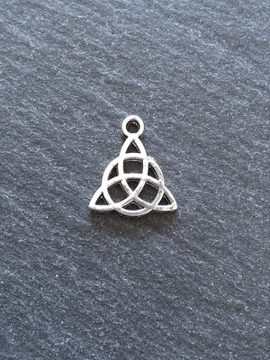 10 or 50 Triquetra Celtic Knot Charms Antique Silver Tone Alloy 15x17mm