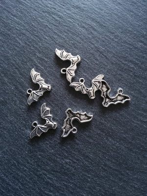 10 or 50 Flying Bat Pendant charms Antique Silver Tone 24x15x3mm