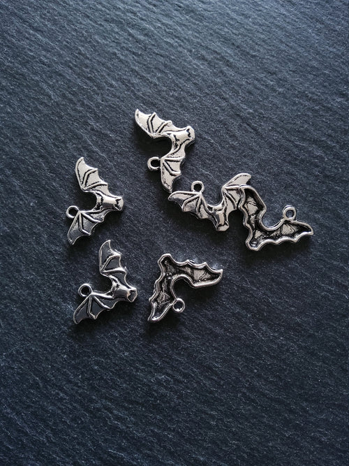10 or 50 Flying Bat Pendant charms Antique Silver Tone 24x15x3mm