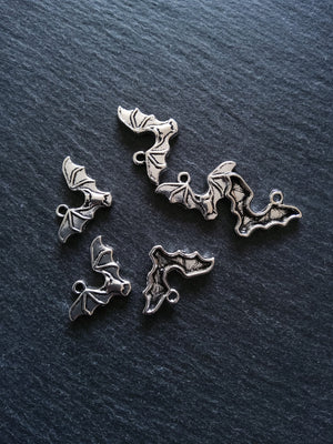 10 or 50 Flying Bat Pendant charms Antique Silver Tone 24x15x3mm