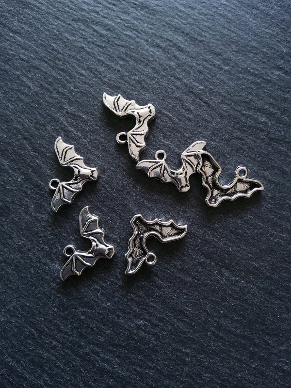 10 or 50 Flying Bat Pendant charms Antique Silver Tone 24x15x3mm