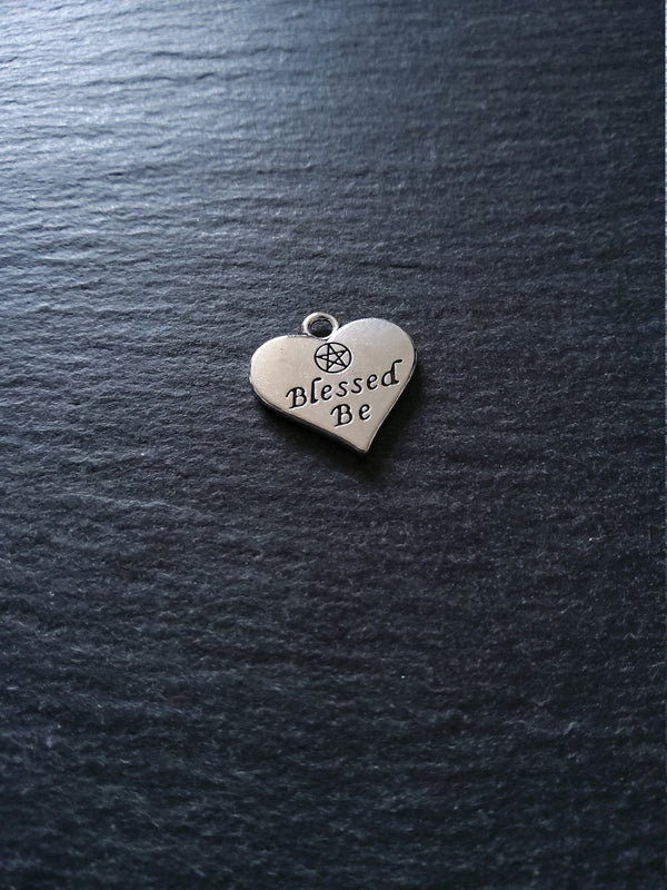 10 or 50 Blessed Be Pentacle Heart Shaped Charms Antique Silver Tone 19x19mm