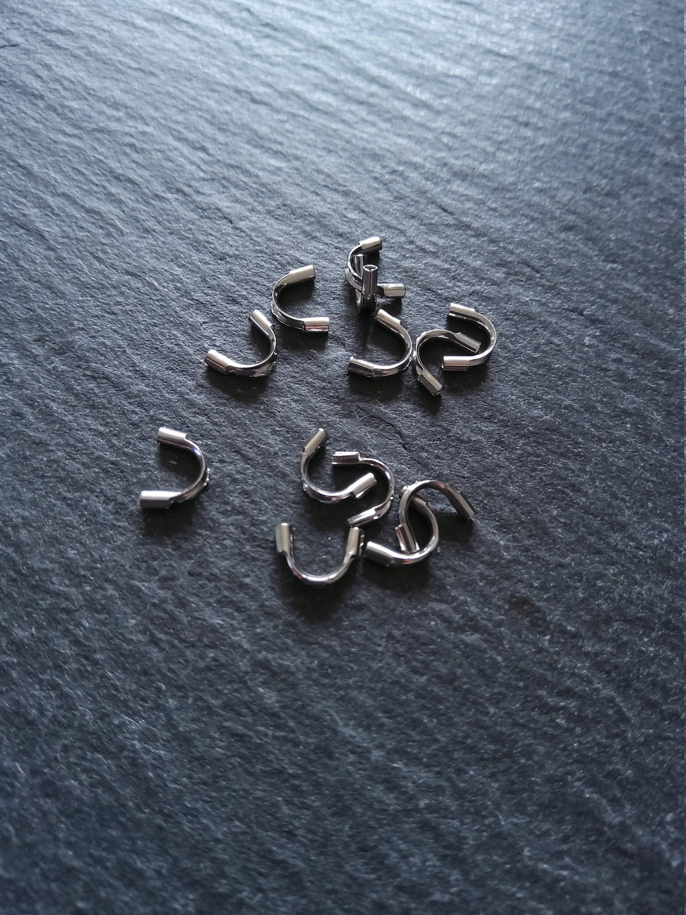 316 Surgical Stainless Steel Wire Guardians 4.5x7.5x1.5mm, Hole: 0.6mm