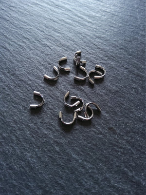 316 Surgical Stainless Steel Wire Guardians 4.5x7.5x1.5mm, Hole: 0.6mm