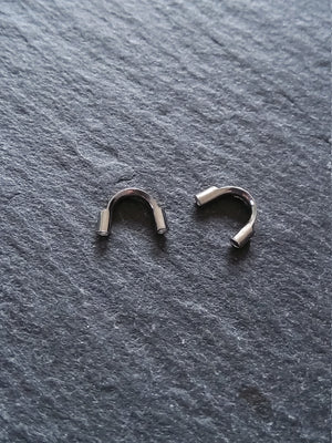 316 Surgical Stainless Steel Wire Guardians 4.5x7.5x1.5mm, Hole: 0.6mm