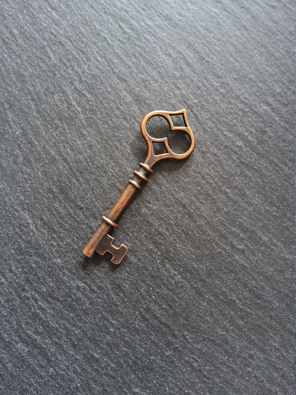 2 or 10 Antique Copper Key Pendants 60x21x4.5mm