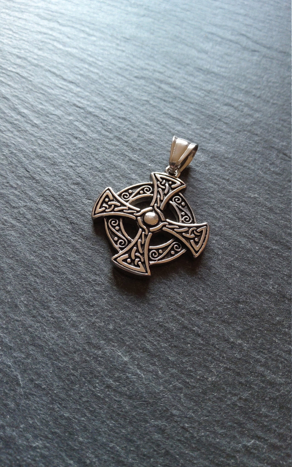 Celtic Knot Cross Round Pendant Stainless Steel 31x27x4mm - ContentedCatz