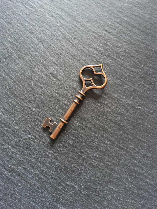 2 or 10 Antique Copper Key Pendants 60x21x4.5mm
