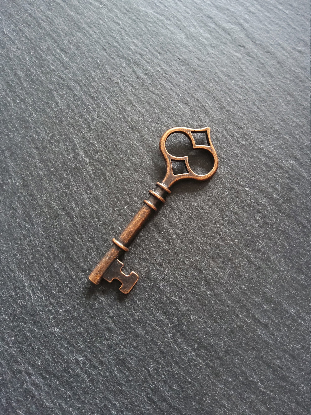 2 or 10 Antique Copper Key Pendants 60x21x4.5mm
