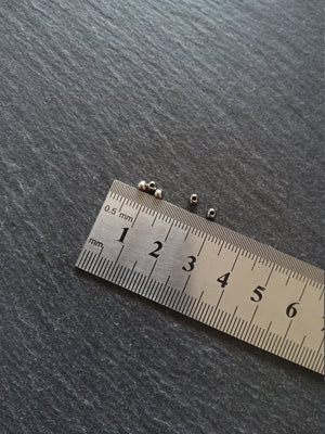 40 or 200 Stainless Steel 3mm Smooth Solid Round Spacer Beads 1mm Hole