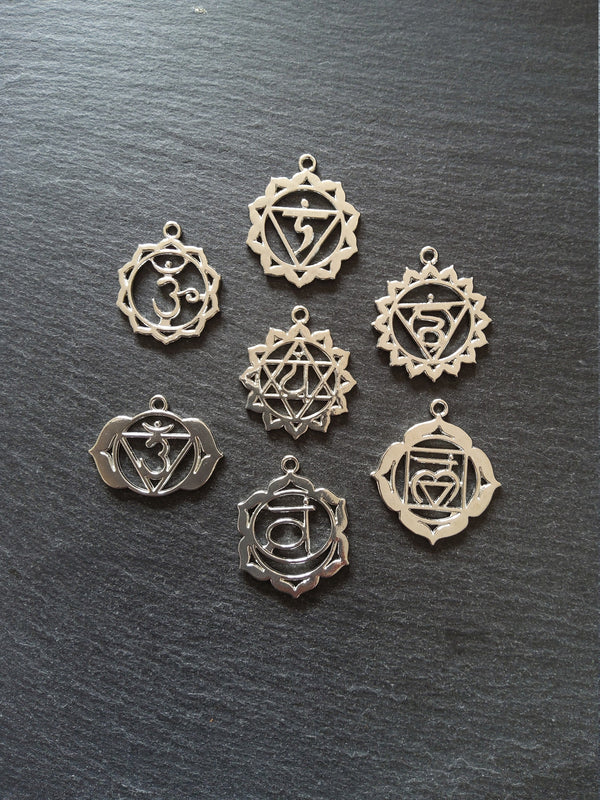 1 Full Set of The Seven Chakras Pendants in Antique Silver Tone Metal Alloy 35x30mm
