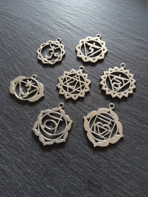 1 Full Set of The Seven Chakras Pendants in Antique Silver Tone Metal Alloy 35x30mm