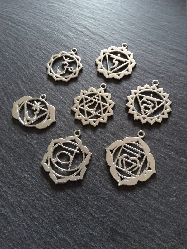 1 Full Set of The Seven Chakras Pendants in Antique Silver Tone Metal Alloy 35x30mm