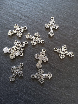10 or 50 Ornate Trefoil Latin Cross Charms Antique Silver Tone 23x16mm - ContentedCatz