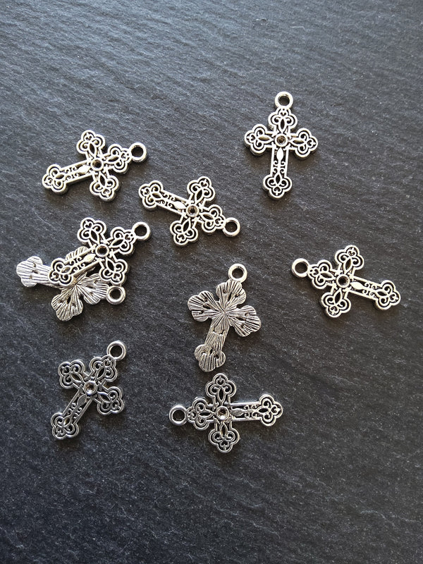 10 or 50 Ornate Trefoil Latin Cross Charms Antique Silver Tone 23x16mm - ContentedCatz