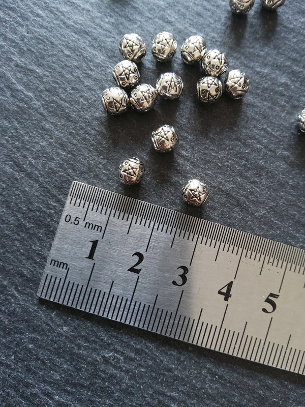 20 or 100 Star Design 6mm Round Spacer Beads Antique Silver Tone Alloy Hole: 1.1mm - ContentedCatz