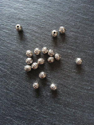 20 or 100 Star Design 6mm Round Spacer Beads Antique Silver Tone Alloy Hole: 1.1mm - ContentedCatz