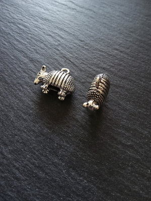 2 or 10 Armadillo Charms 3D & Antique Silver Tone Metal Alloy 19x17x8mm - ContentedCatz