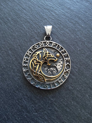 Large Round Wolf & Vegvísir Wayfinder compass Pendant Stainless Steel 45x39.5mm - ContentedCatz