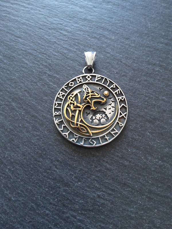 Large Round Wolf & Vegvísir Wayfinder compass Pendant Stainless Steel 45x39.5mm - ContentedCatz