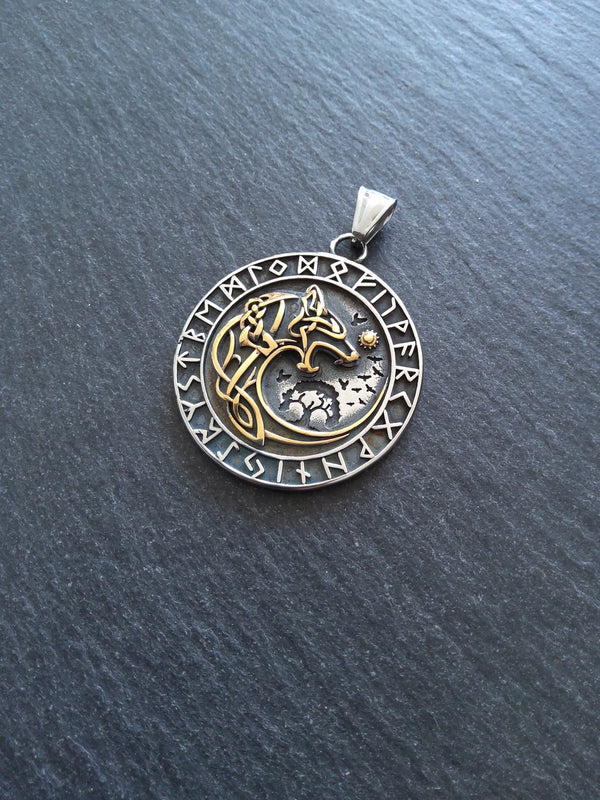 Large Round Wolf & Vegvísir Wayfinder compass Pendant Stainless Steel 45x39.5mm - ContentedCatz