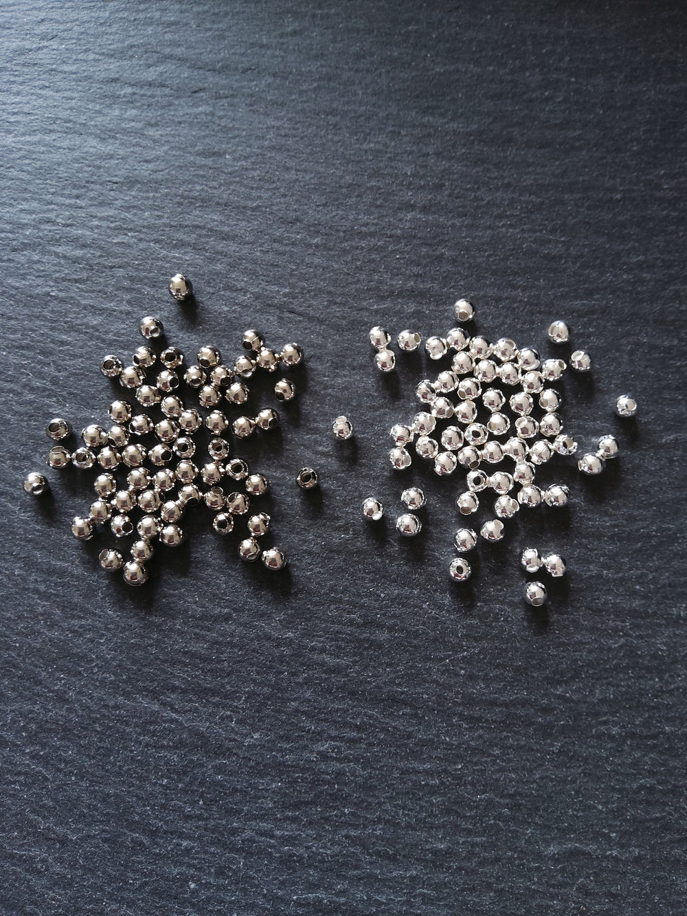 250 Ball Spacer Beads 4mm Bright Silver Plated or Antique Siver Tone Round Metal Alloy