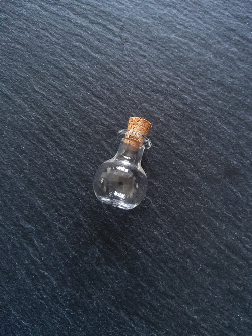 4 or 20 Little Clear Glass Bottles with Cork Stopper Size 23x16mm