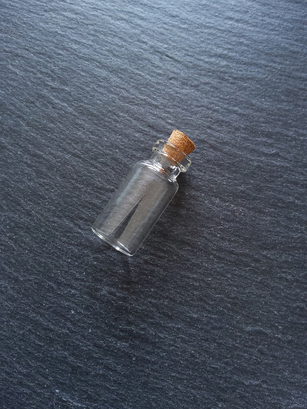 10 Little Glass Bottles 4ml with Cork Stoppers 35x16mm (0.13 fl oz)