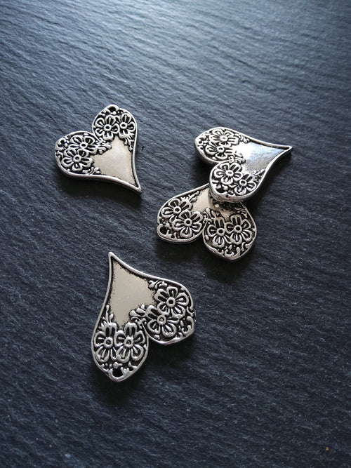 4 or 20 Heart Pendants with Flowers Double Sided Antique Silver Tone Alloy 28x26mm - ContentedCatz