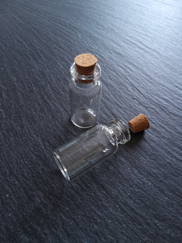 10 Little Glass Bottles 4ml with Cork Stoppers 35x16mm (0.13 fl oz)