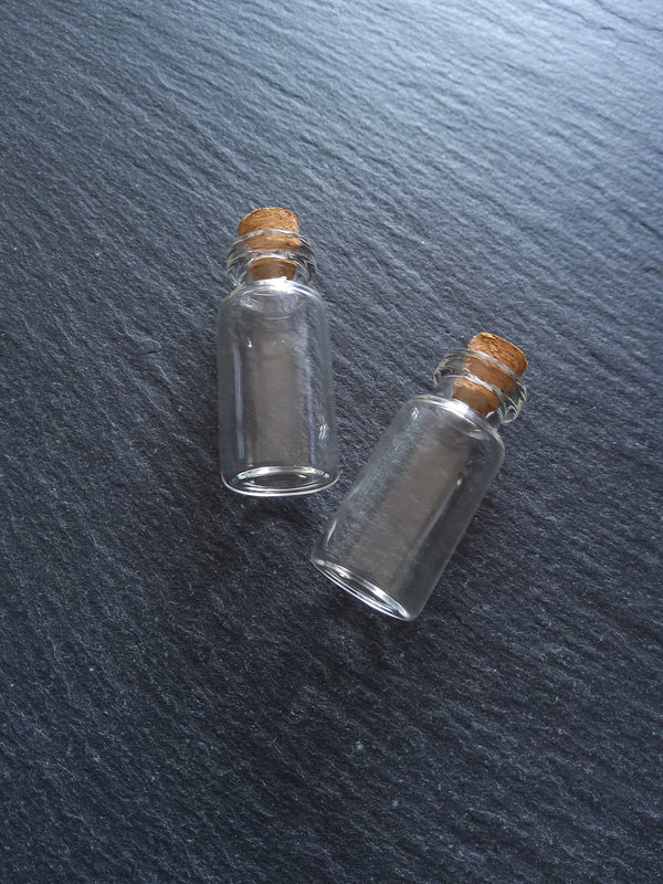 10 Little Glass Bottles 4ml with Cork Stoppers 35x16mm (0.13 fl oz)