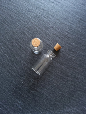 10 Little Glass Bottles 4ml with Cork Stoppers 35x16mm (0.13 fl oz)