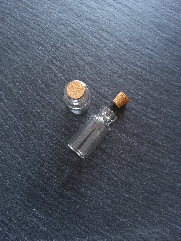 10 Little Glass Bottles 4ml with Cork Stoppers 35x16mm (0.13 fl oz)