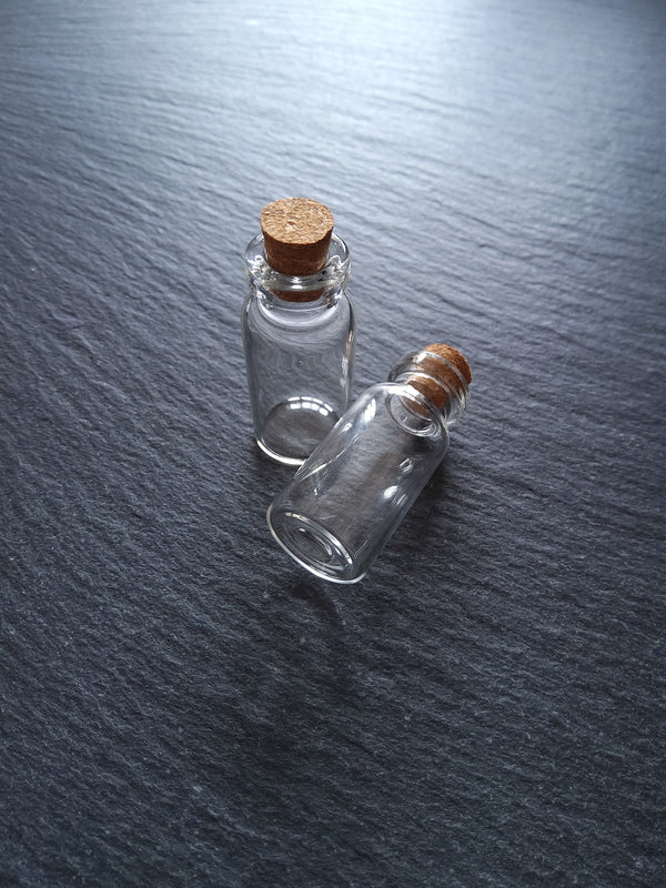 10 Little Glass Bottles 4ml with Cork Stoppers 35x16mm (0.13 fl oz)