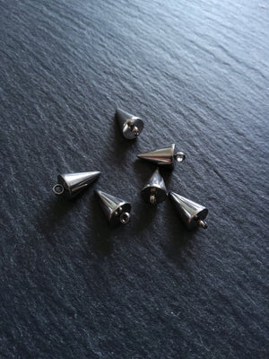 4 or 20 Stainless Steel Cone Spike Charms Solid Smooth 14x7mm